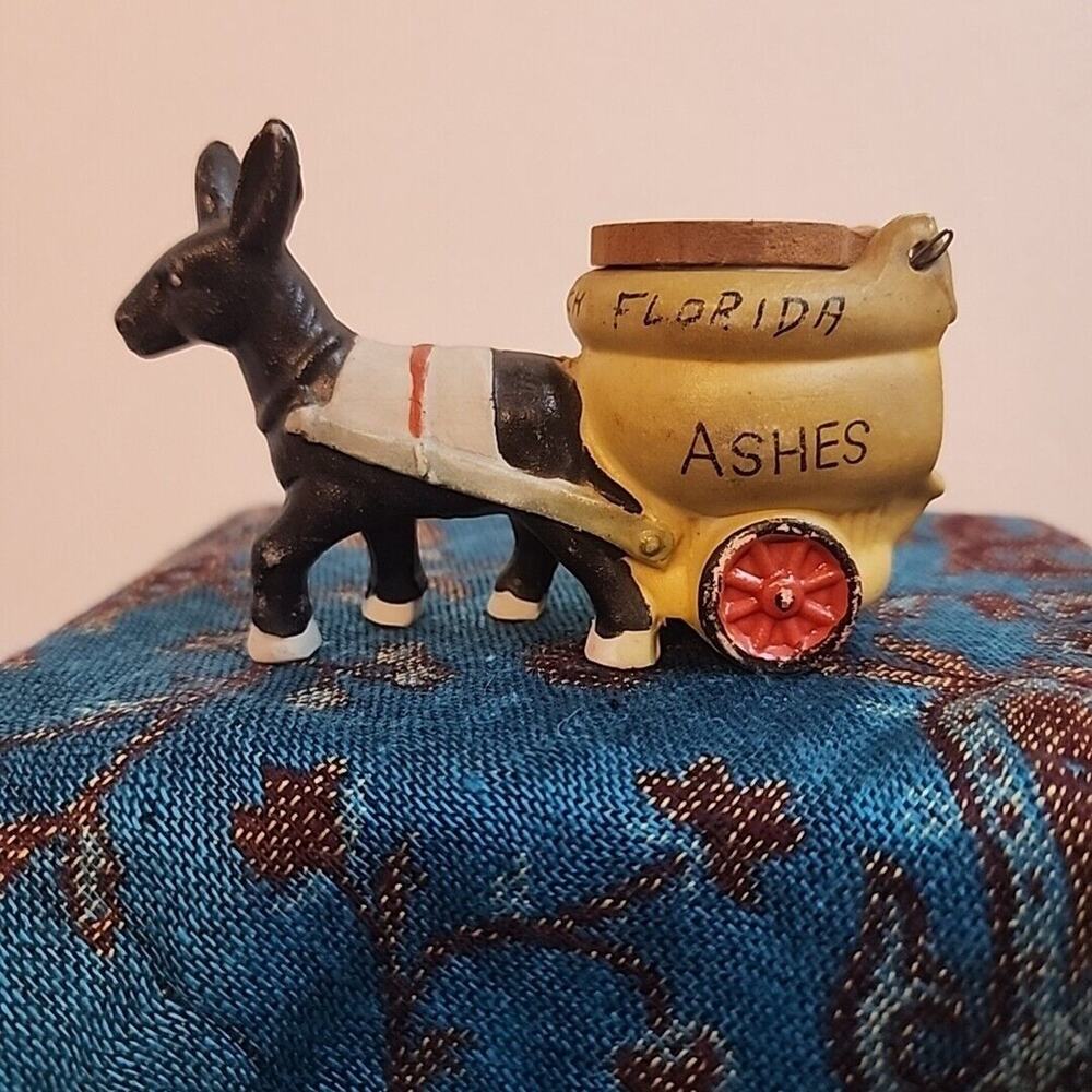 Vtg Ashtray Donkey Pulling Ash Cart Ceramic made in Japan Daytona Beach FL